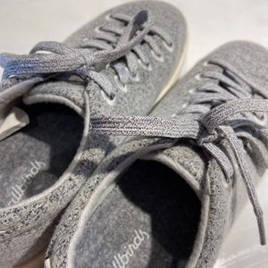 Womens size 10 light grey woolen allbirds